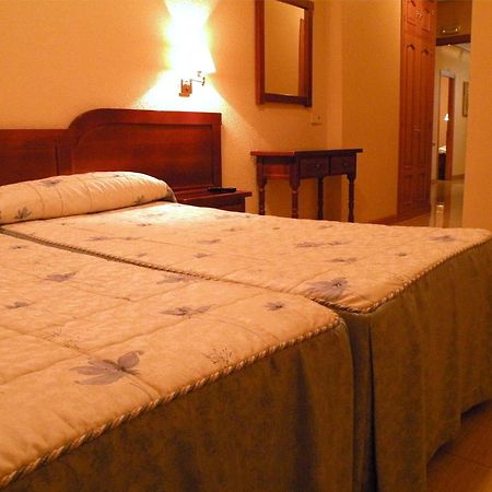 Hostal Benamar Madrid Luaran gambar
