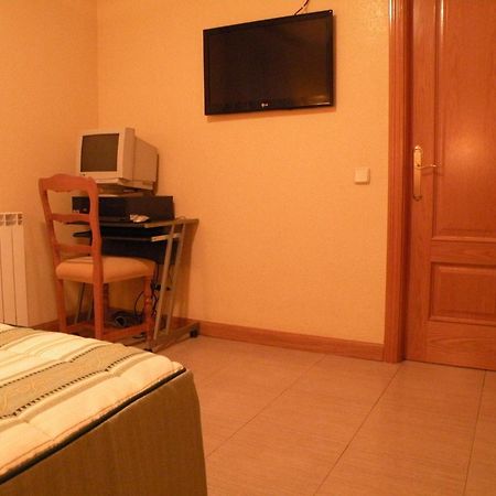 Hostal Benamar Madrid Luaran gambar