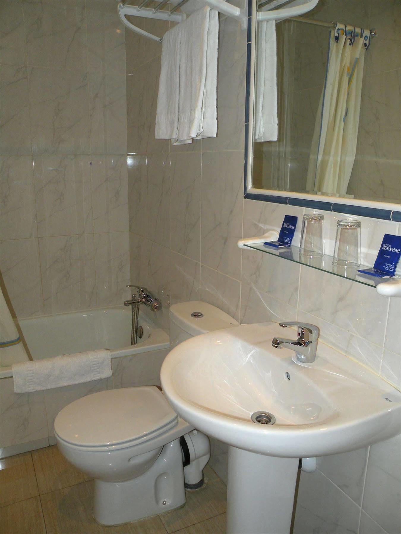 Hostal Benamar Madrid Luaran gambar